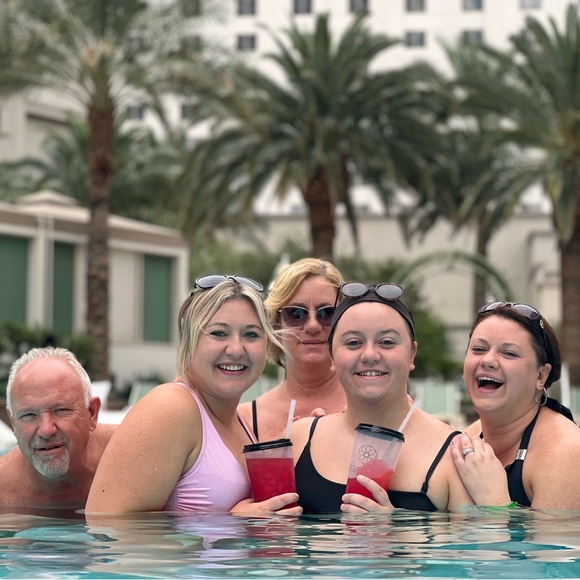 Meet your Posher, Jenna - Picture 7 of 10